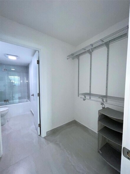 Building Photo - 1515 E Broward Blvd