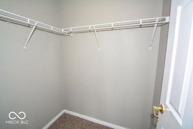 Building Photo - 1994 Falcon Ct