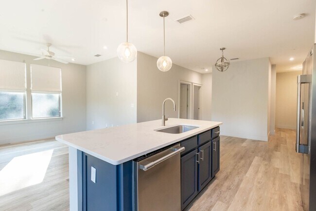 Building Photo - RARE 3 BEDROOM 2 BATH CONDO AT THE INLET -...