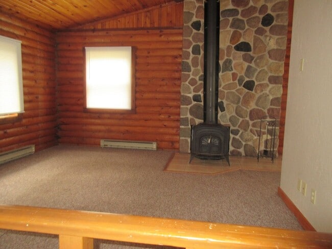 Building Photo - 313