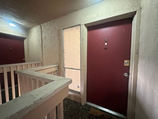 Building Photo - Charming 2-Bed Unit in Dallas! Community p...