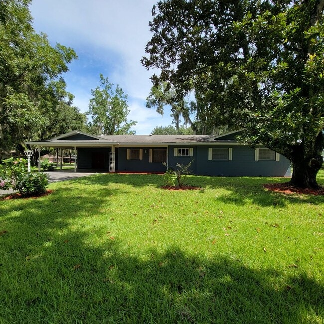 Primary Photo - 3 bed, 2 bath 2 car carport