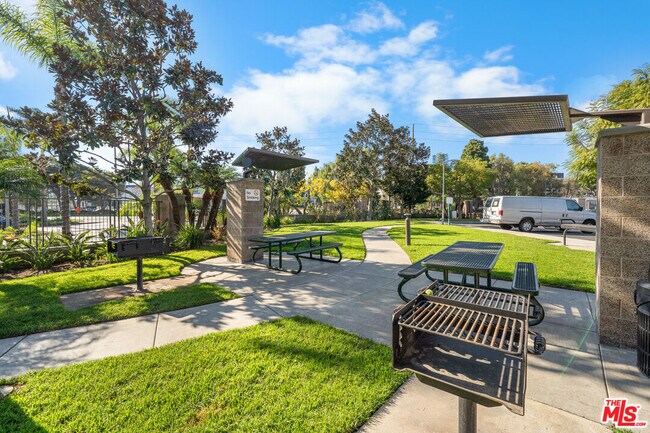 Building Photo - 5509 W 149th Pl