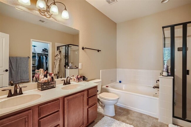 Building Photo - 1000 Sussex Way