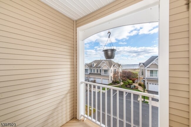 Building Photo - 43 S Shore Dr