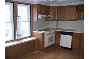  - 10 E Catawissa St