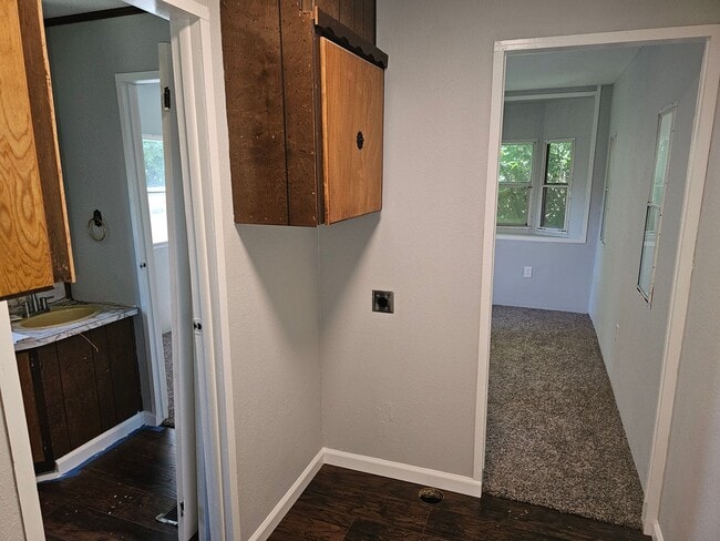 Building Photo - 2 bed 1.5 Bath Mobile Home in Quiet Commun...