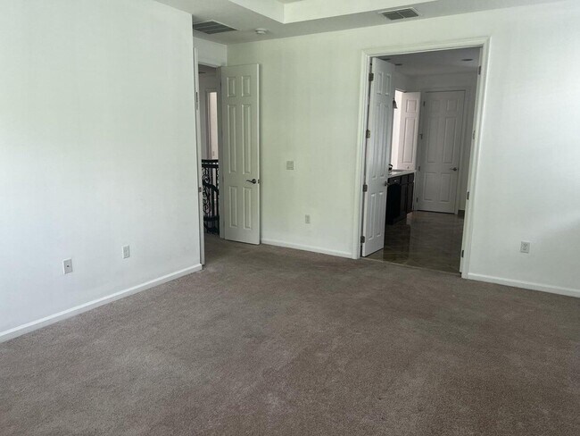 Building Photo - 9555 Phipps Ln