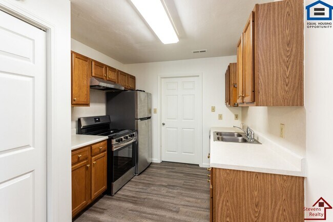 Building Photo - 6423 Son Light Way
