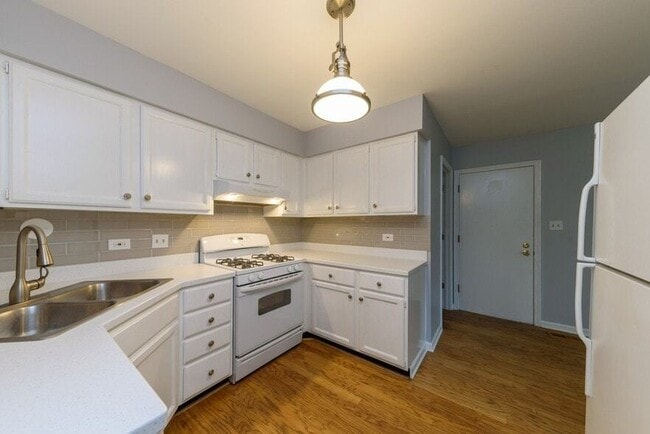Building Photo - 66 S Stonington Dr
