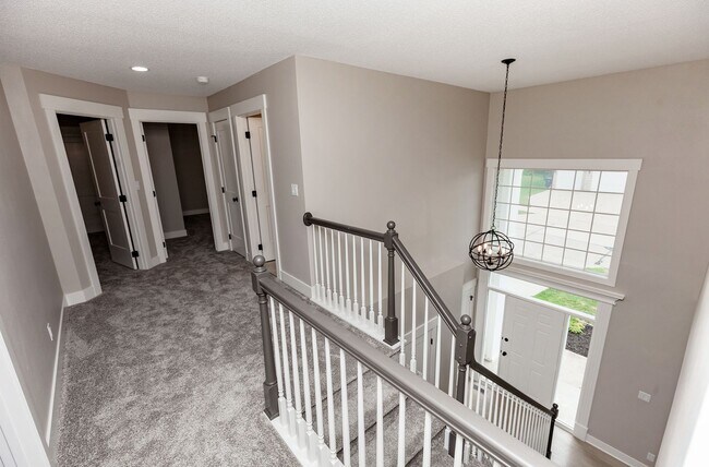 Building Photo - THOUGHTFULLY UPDATED!! 4 Bedroom, 3 Bathroom Home in Urbandale!
