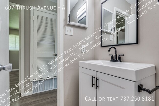 Building Photo - 607 Thrush Ave