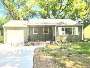 Building Photo - 2416 SW 25th Dr