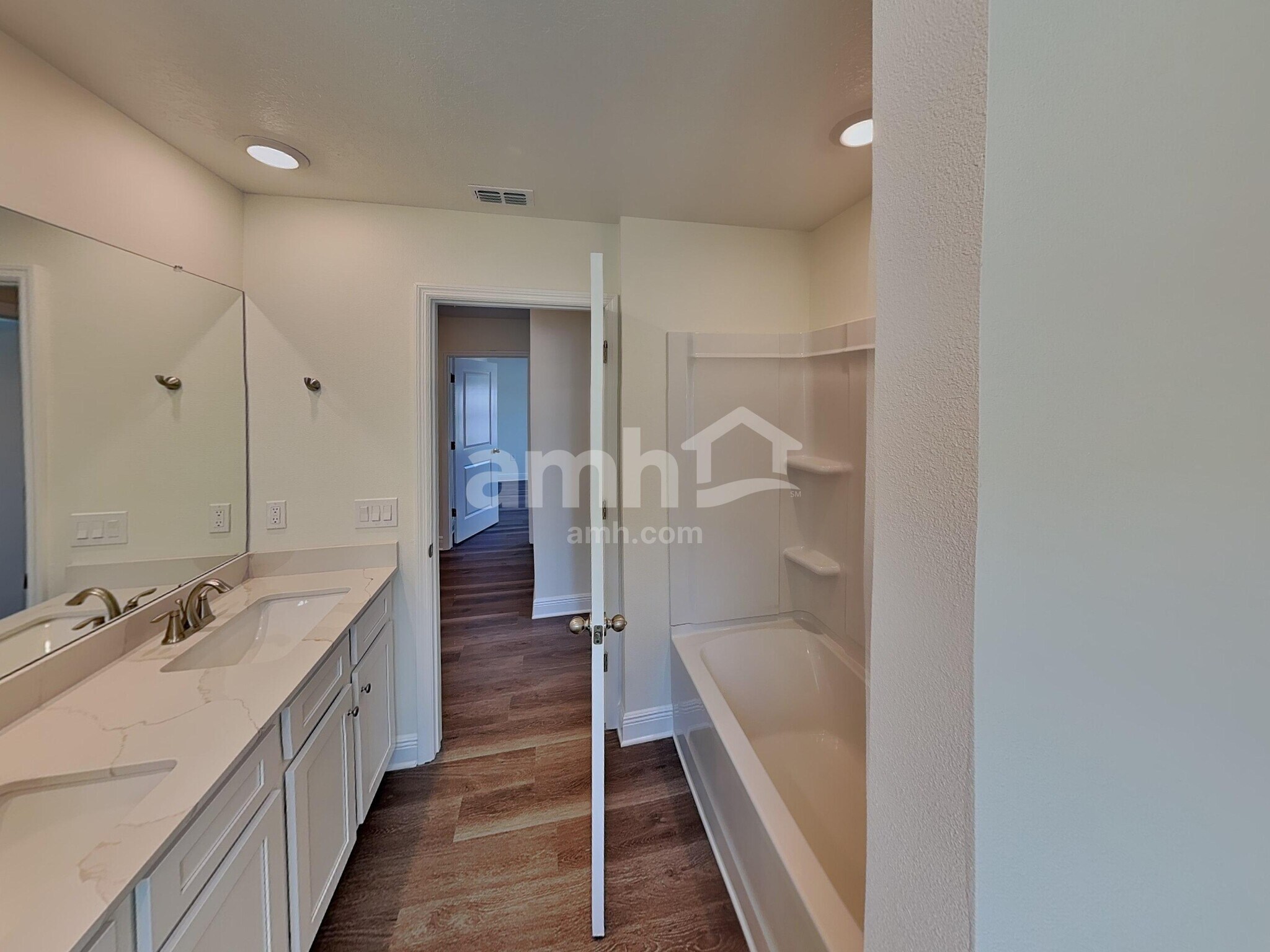 Building Photo - 5969 Sycamore Pl St