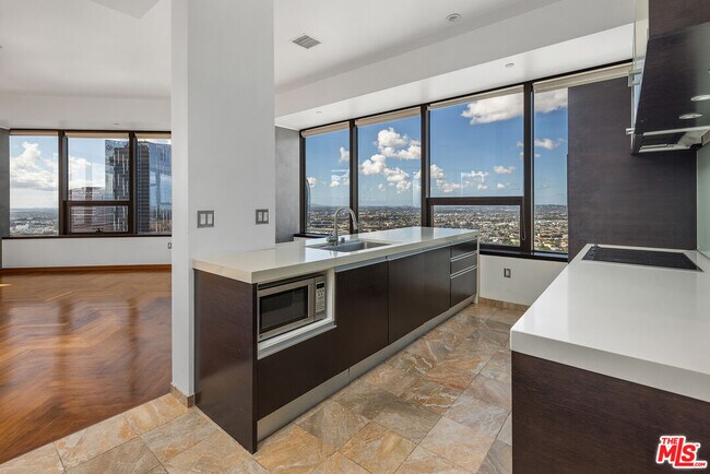 Building Photo - 1100 Wilshire Blvd