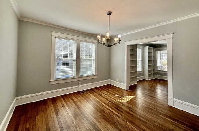 Building Photo - 107 W Geer St