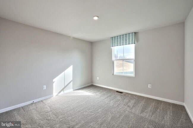 Building Photo - 77 Summerfield Dr