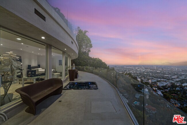 Building Photo - 8460 Cole Crest Dr