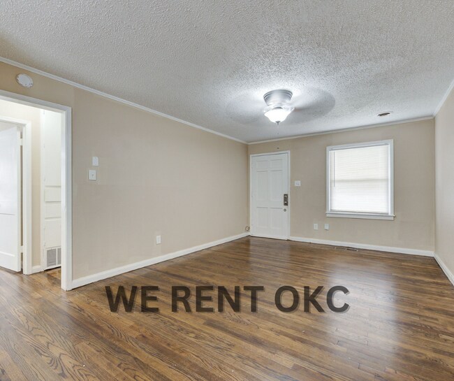 Building Photo - 207 E Marshall Dr