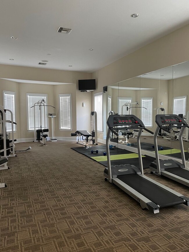 Building Photo - LOWEST PRICE!! 2/2 at The Villas Condominiums AVAILALBE NOW!