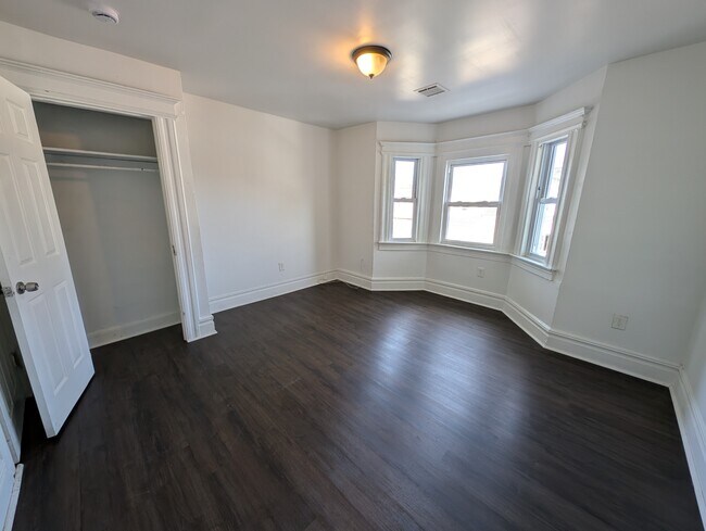 Building Photo - 166 N 12th St