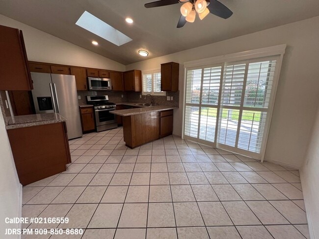 Building Photo - Rancho Cucamonga 3 Bedroom Home