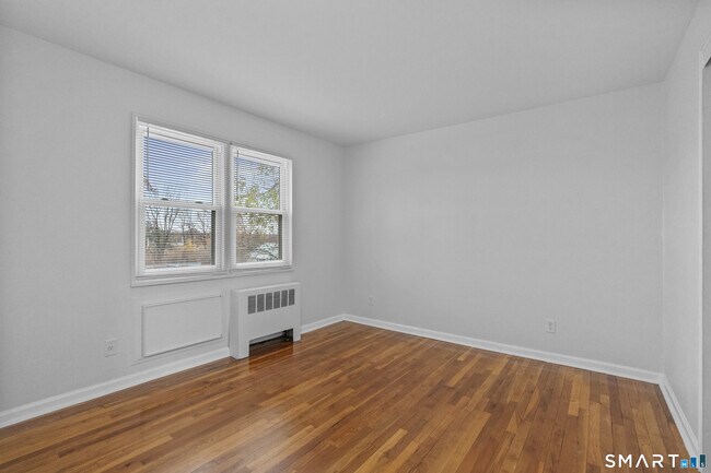 Building Photo - 56 Blachley Rd