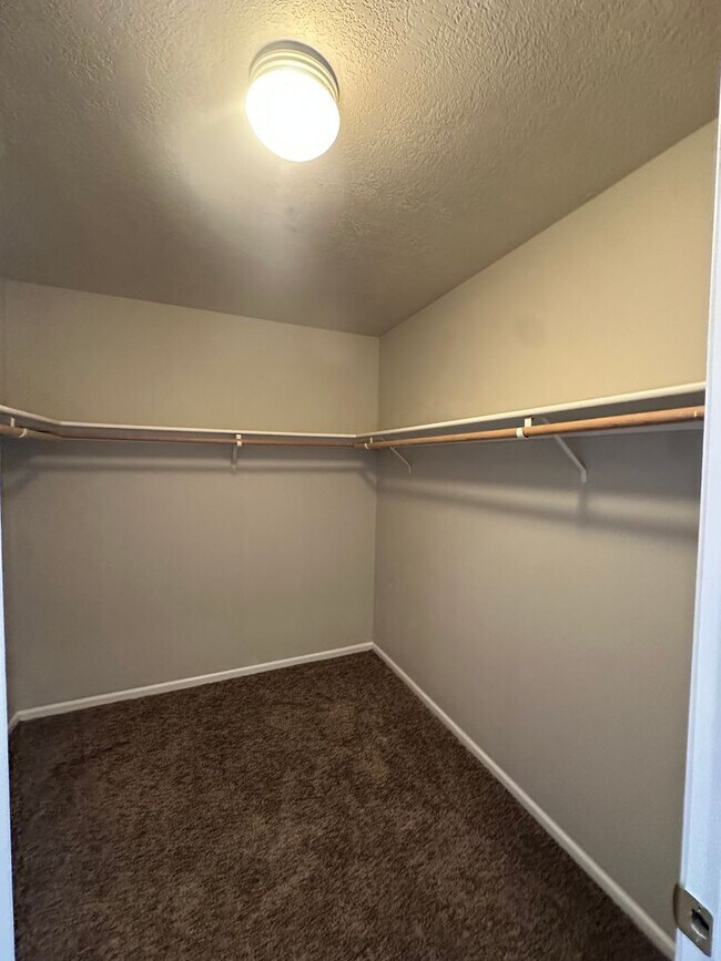 Building Photo - 1297 NE Dawson Dr