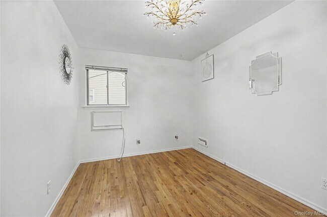 Building Photo - 6 Westwind Rd