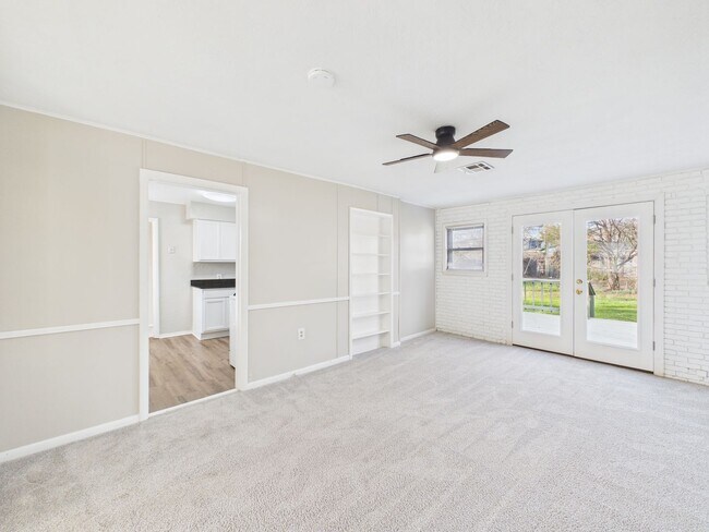 Building Photo - 1307 NW Maple Ave