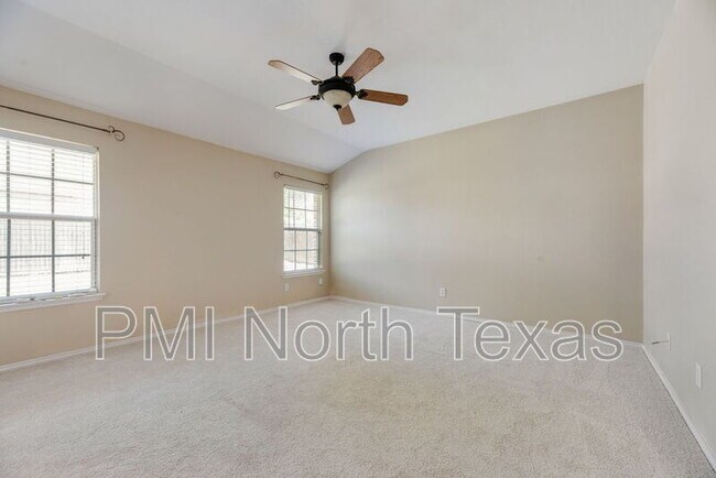 Building Photo - 2677 Calmwater Dr