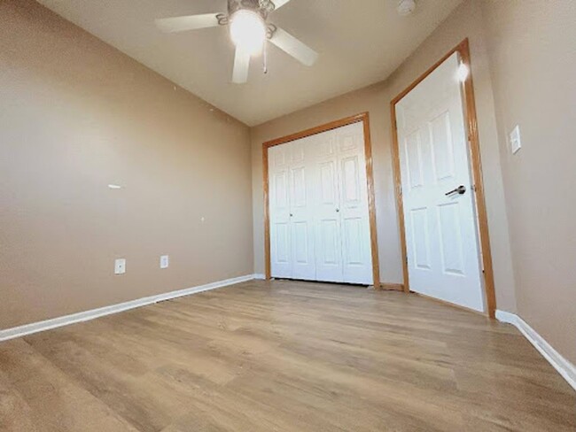 Building Photo - Spacious 3-Bed, 2.5-Bath Townhome in Anken...