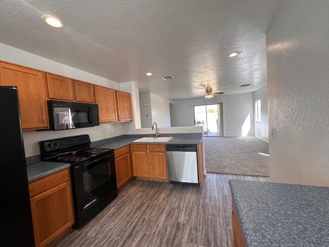 Building Photo - 43796 Sagebrush Trail