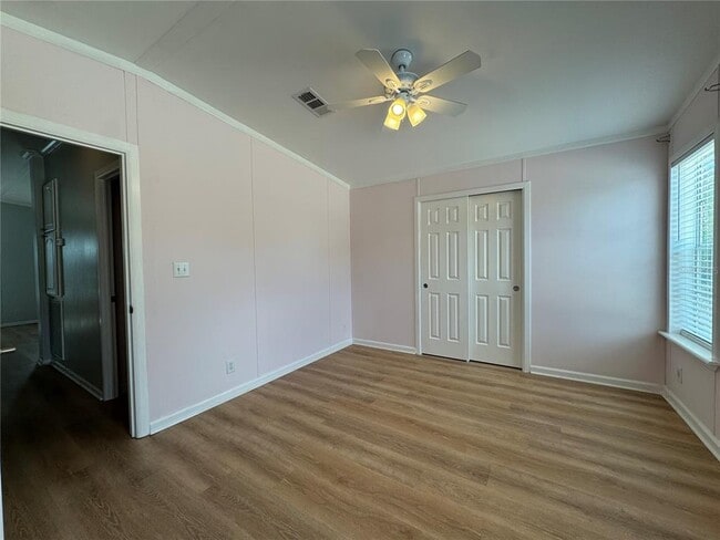 Building Photo - 3217 Old Tampa Hwy