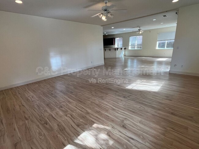 Building Photo - 1522 Peony Dr