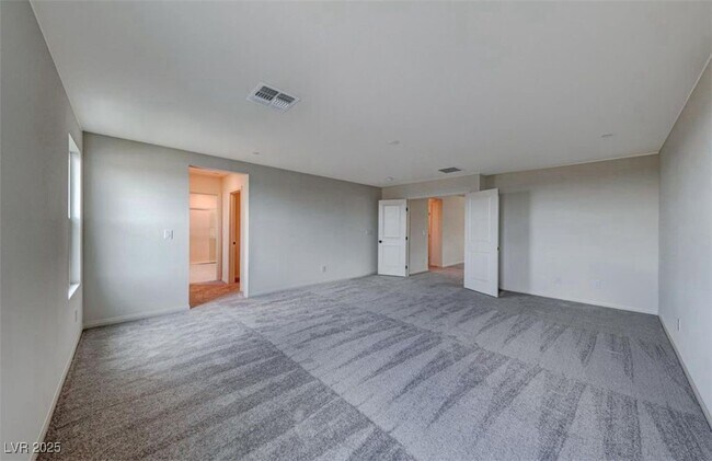 Building Photo - 5668 Hill Spire St