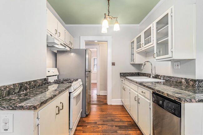 Building Photo - 2 bdrm, 2 bath home in Grant Park