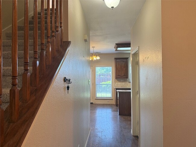 Building Photo - 1438 Kingsley Dr