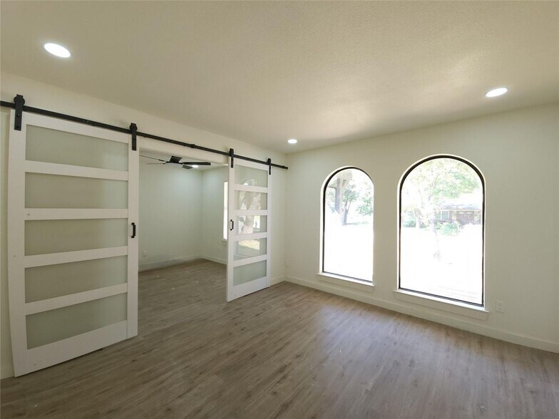 Building Photo - 1502 Hiawatha Way