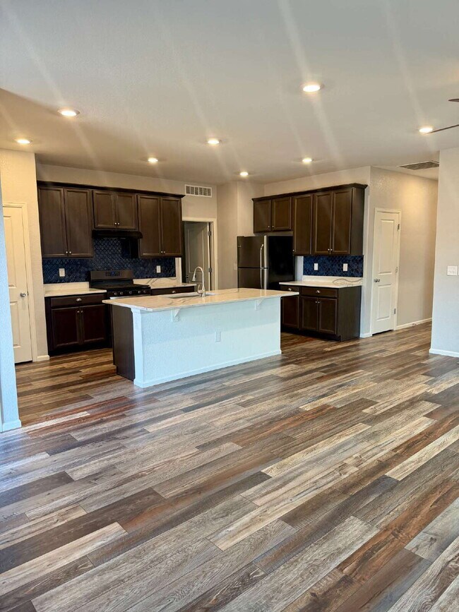 Building Photo - MOVE IN SPECIAL:   Move in before February 20th, 2026 receive $500 off of 1st Month’s Rent.