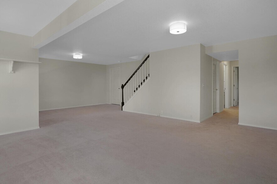 Building Photo - 2310 Elite Terrace