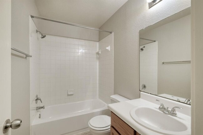Building Photo - 495 Atlantis