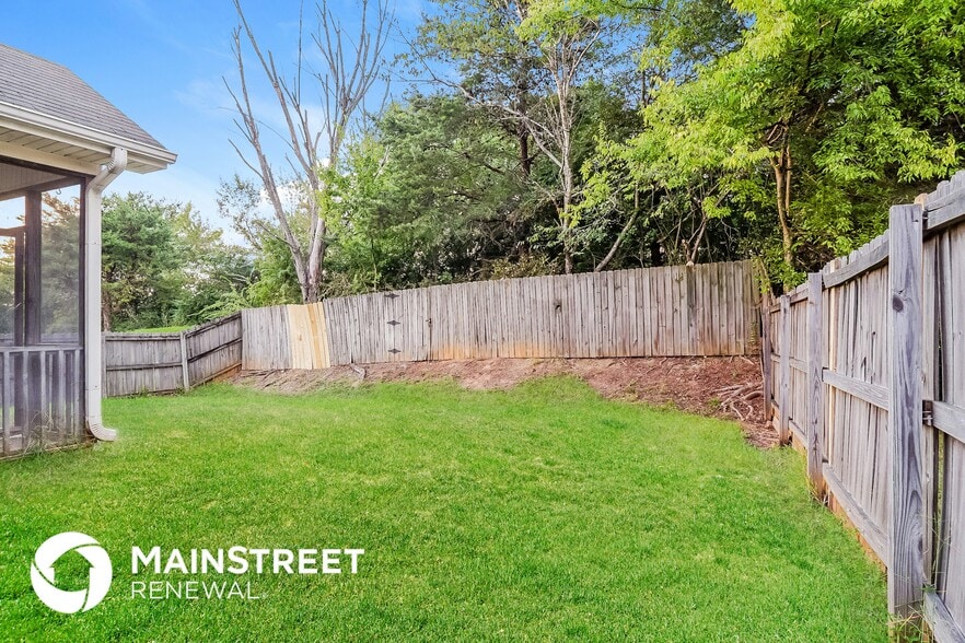 Building Photo - 4737 Longmeadow Dr