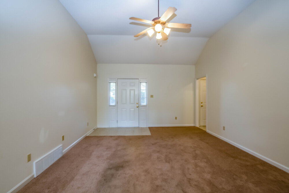 Building Photo - 5787 Reed Bend Cove