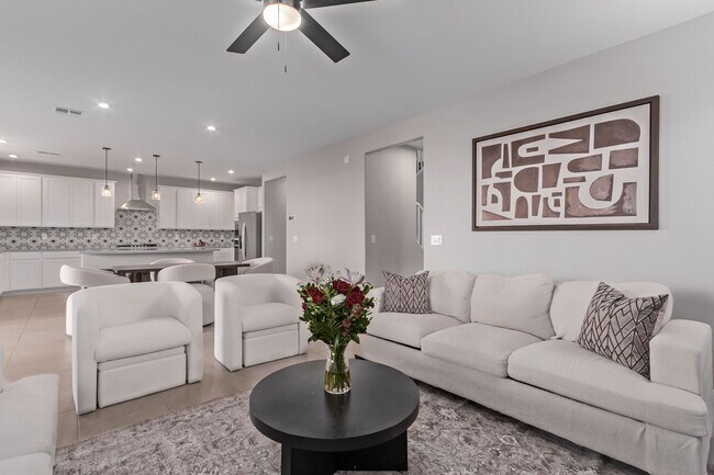 Building Photo - BEAUTIFUL 5 bedroom plus loft!