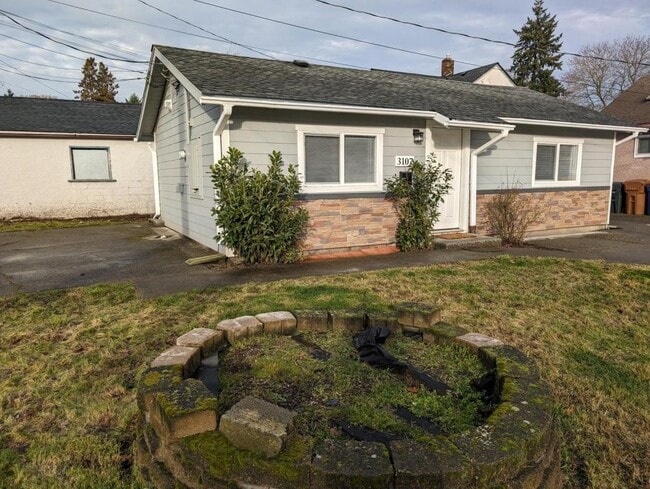 Building Photo - 3107 S 56th St