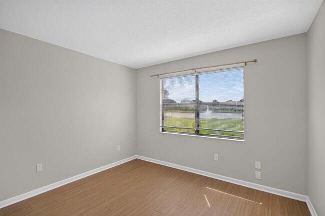 Building Photo - 700 W Pope Rd