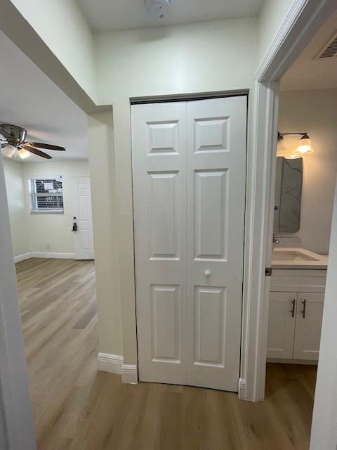 Building Photo - 302 N Tamarind Ave