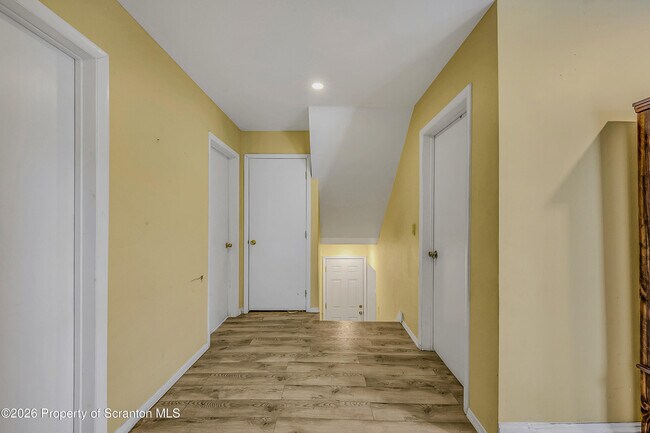 Building Photo - 266 Rutter Ave