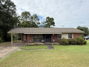 Building Photo - 503 Pell Ave